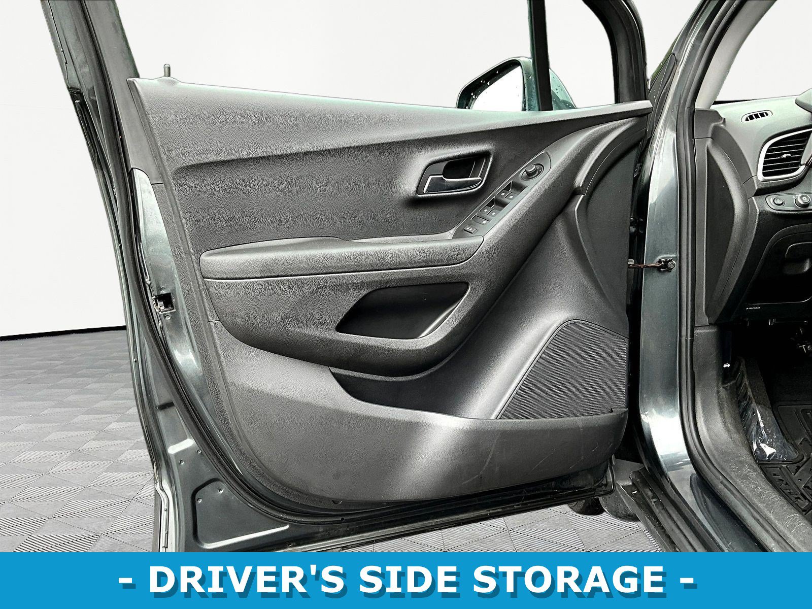 Used 2020 Chevrolet Trax LS w/ Tint and Cruise Package FWD image 19