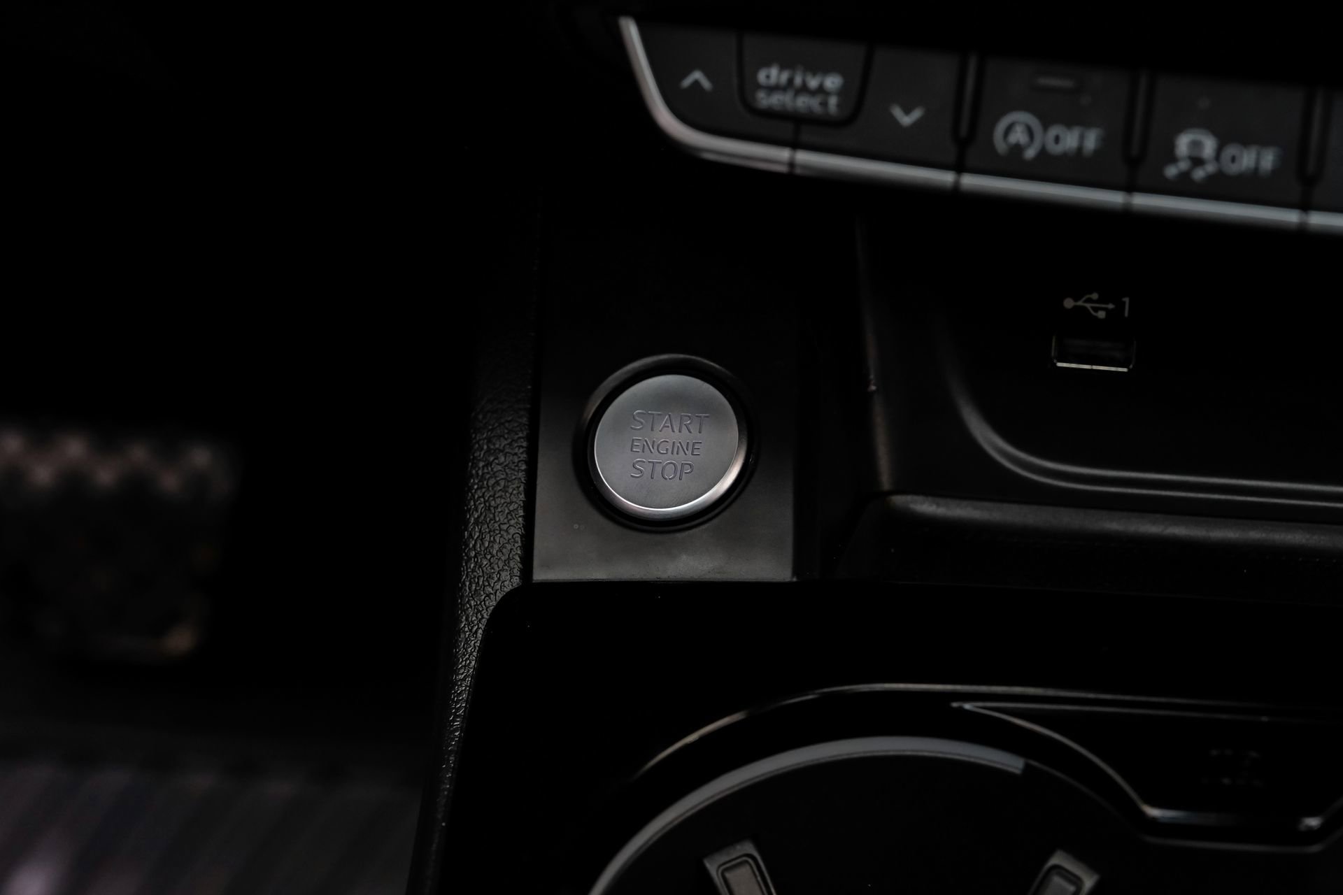 Used 2023 Audi A4 2.0T Premium w/ Convenience Package image 25