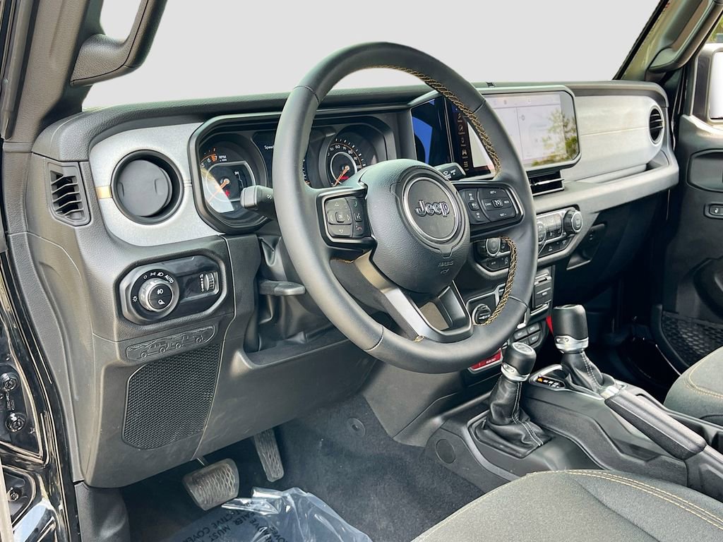 Certified 2025 Jeep Gladiator Mojave AWD/4WD image 9