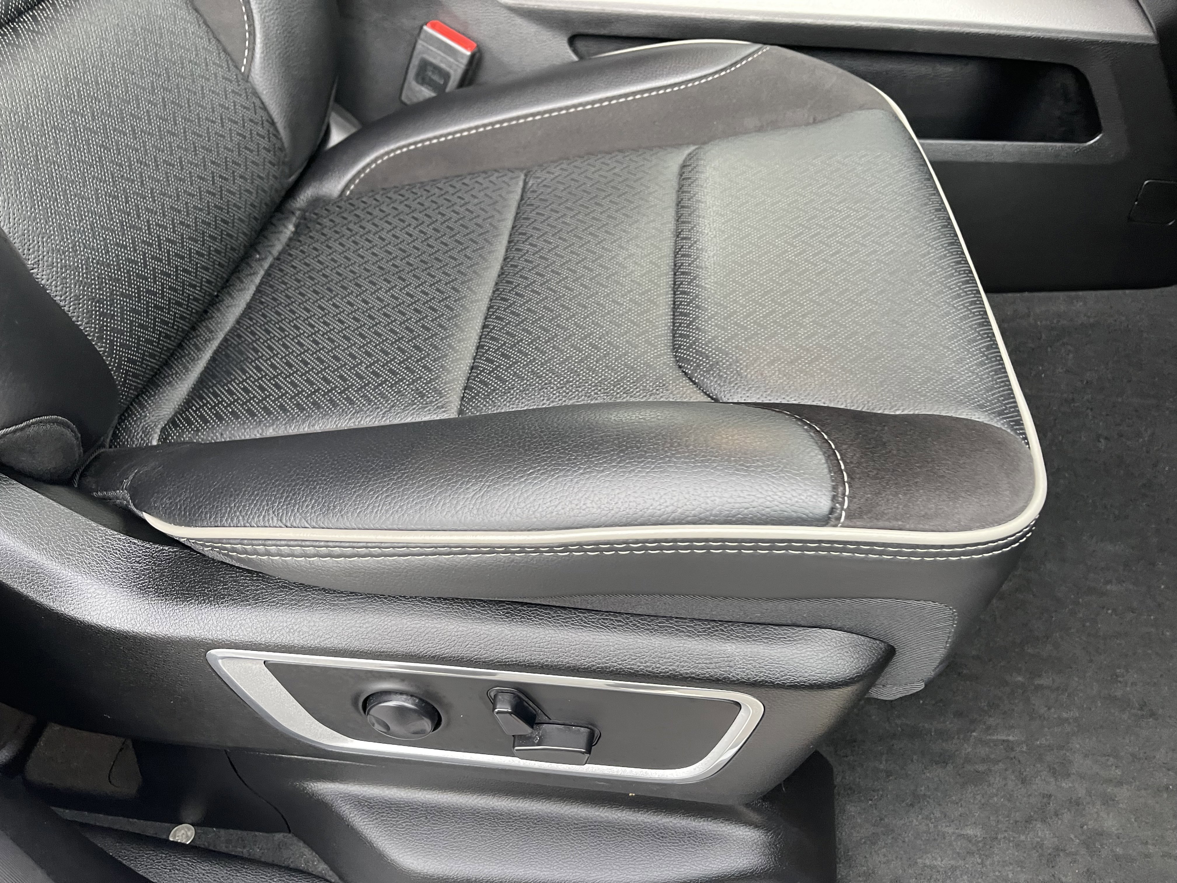 Used 2023 RAM 1500 Laramie image 27