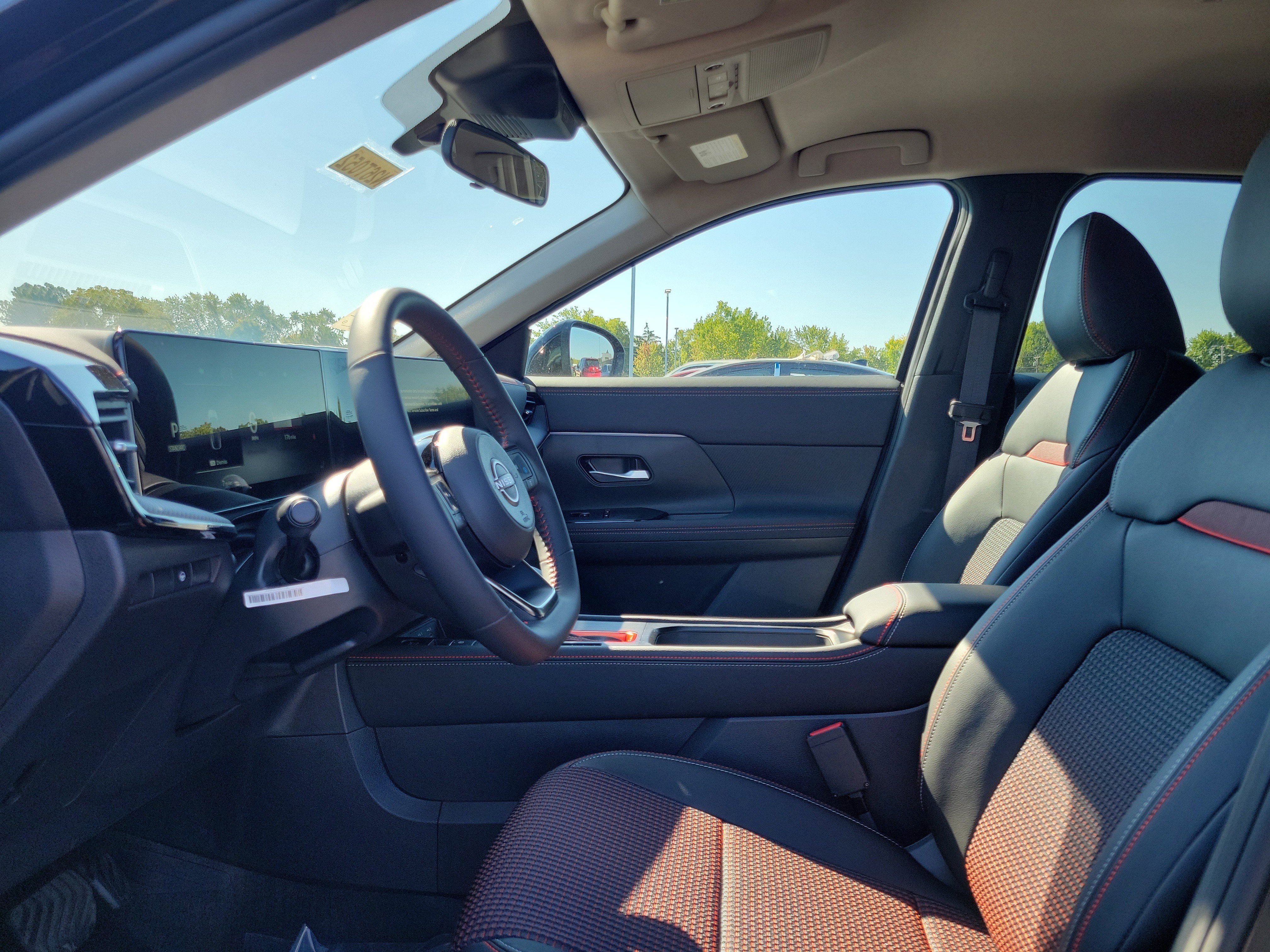 New 2026 Nissan Kicks SR w/ Cold Weather Package AWD/4WD image 15
