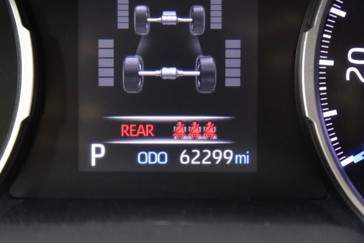 Used 2021 Toyota RAV4 LE image 5