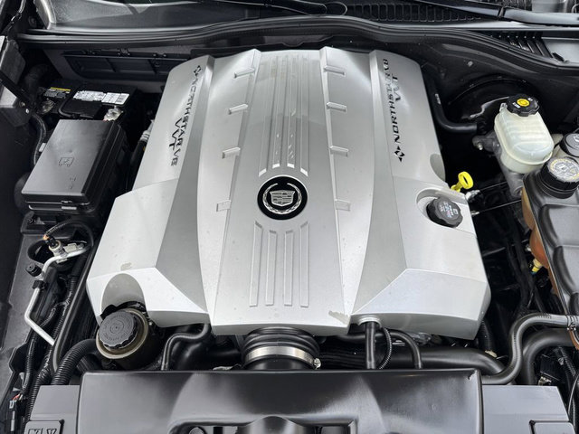 Used 2006 Cadillac XLR RWD image 25