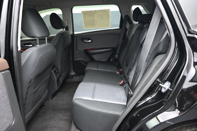 Used 2022 Nissan Rogue SV FWD image 9