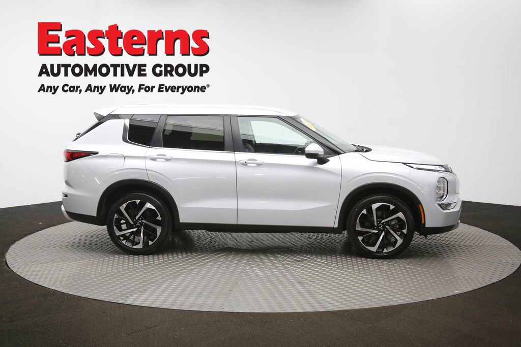 Used 2024 Mitsubishi Outlander SE image 46