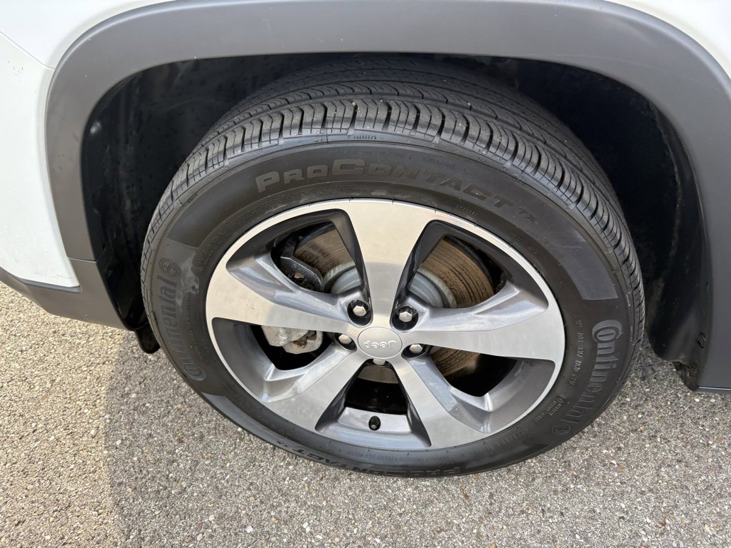 Used 2019 Jeep Cherokee Limited image 13