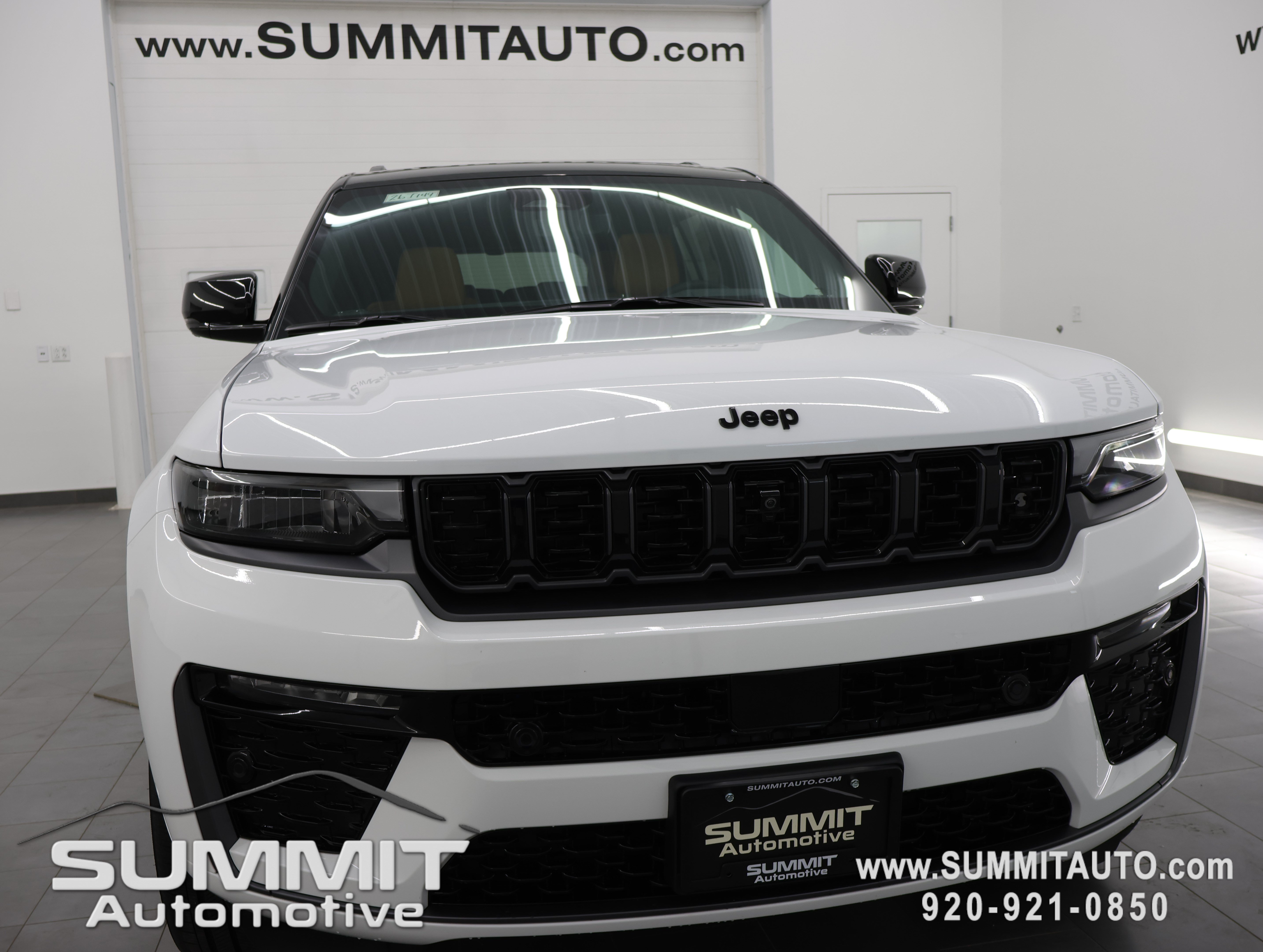 New 2026 Jeep Grand Cherokee L Summit w/ Obsidian Package AWD/4WD image 26