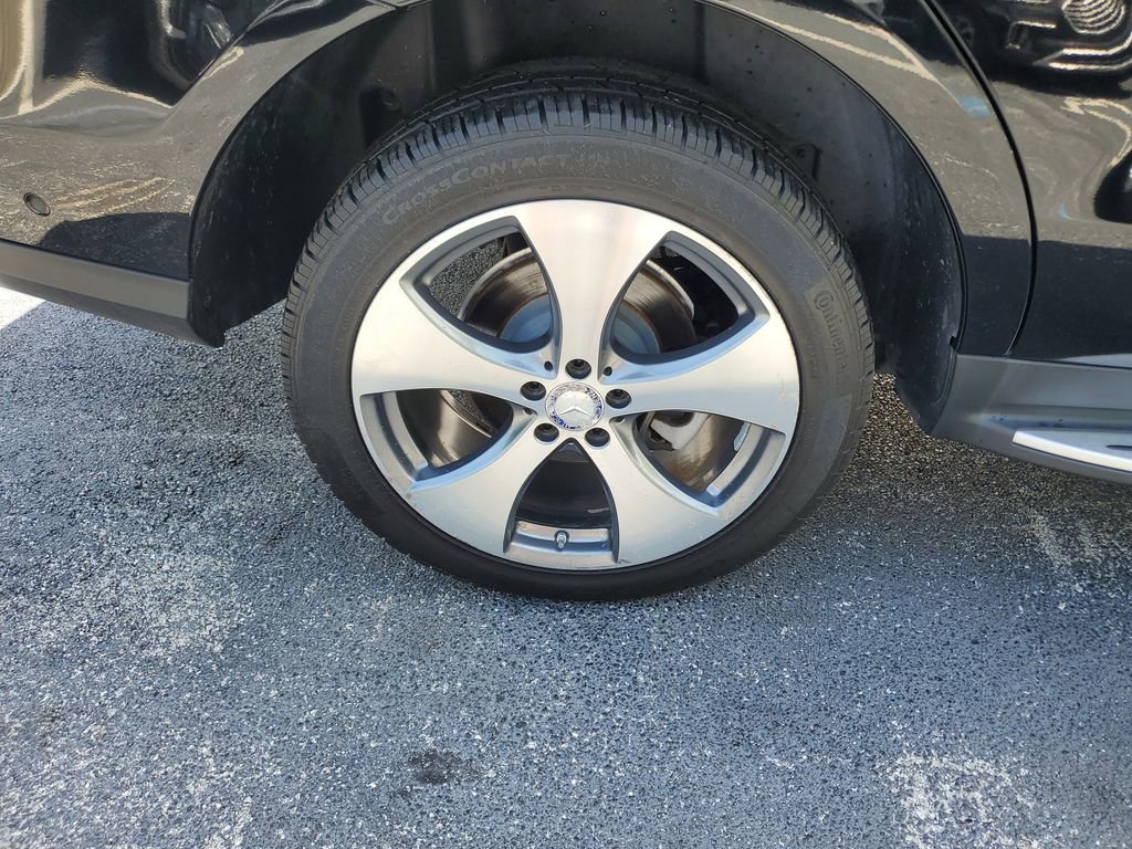 Used 2017 Mercedes-Benz GLE 350 w/ Premium 2 Package image 7