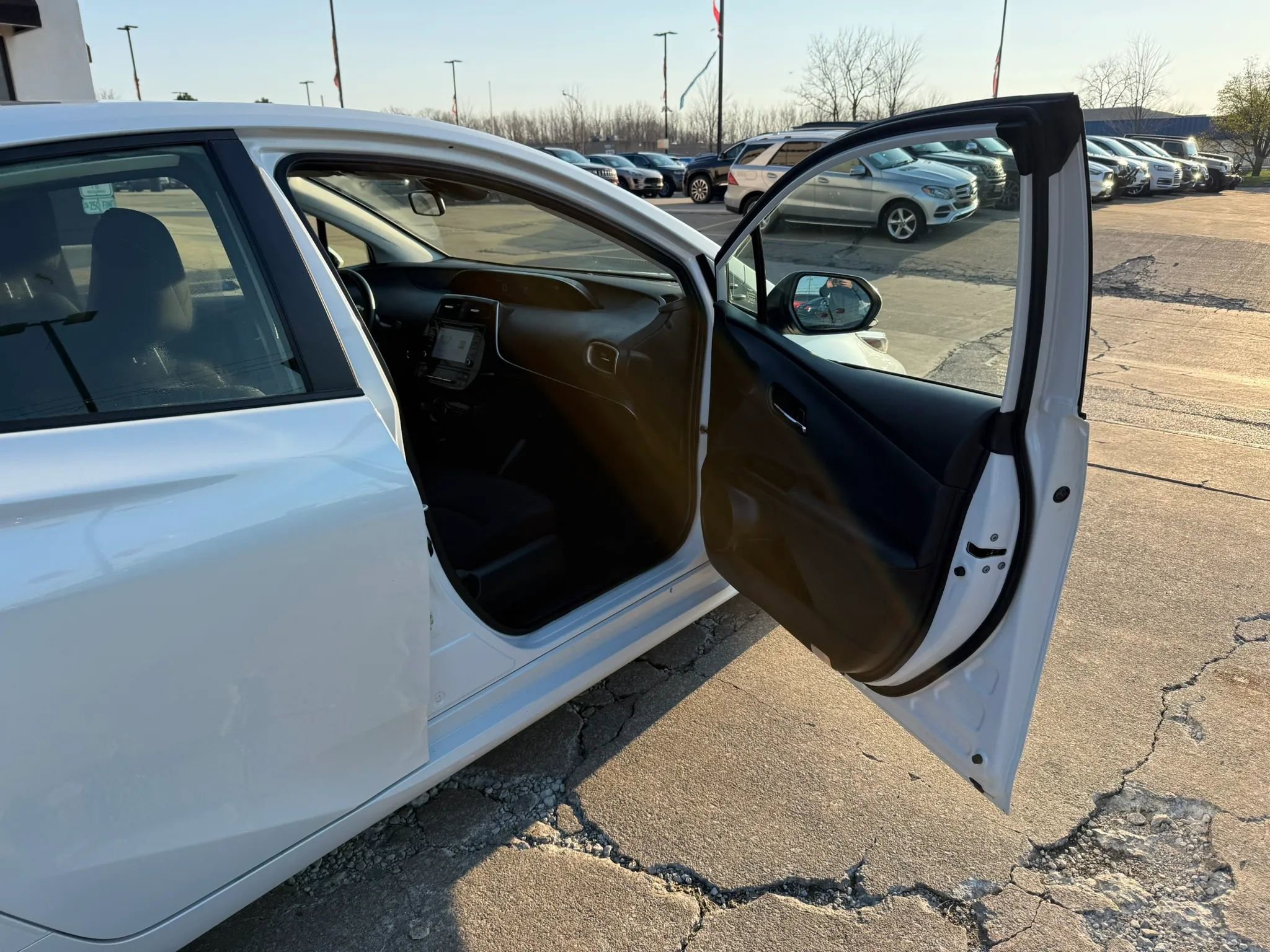 Used 2022 Toyota Prius Prime LE FWD image 23