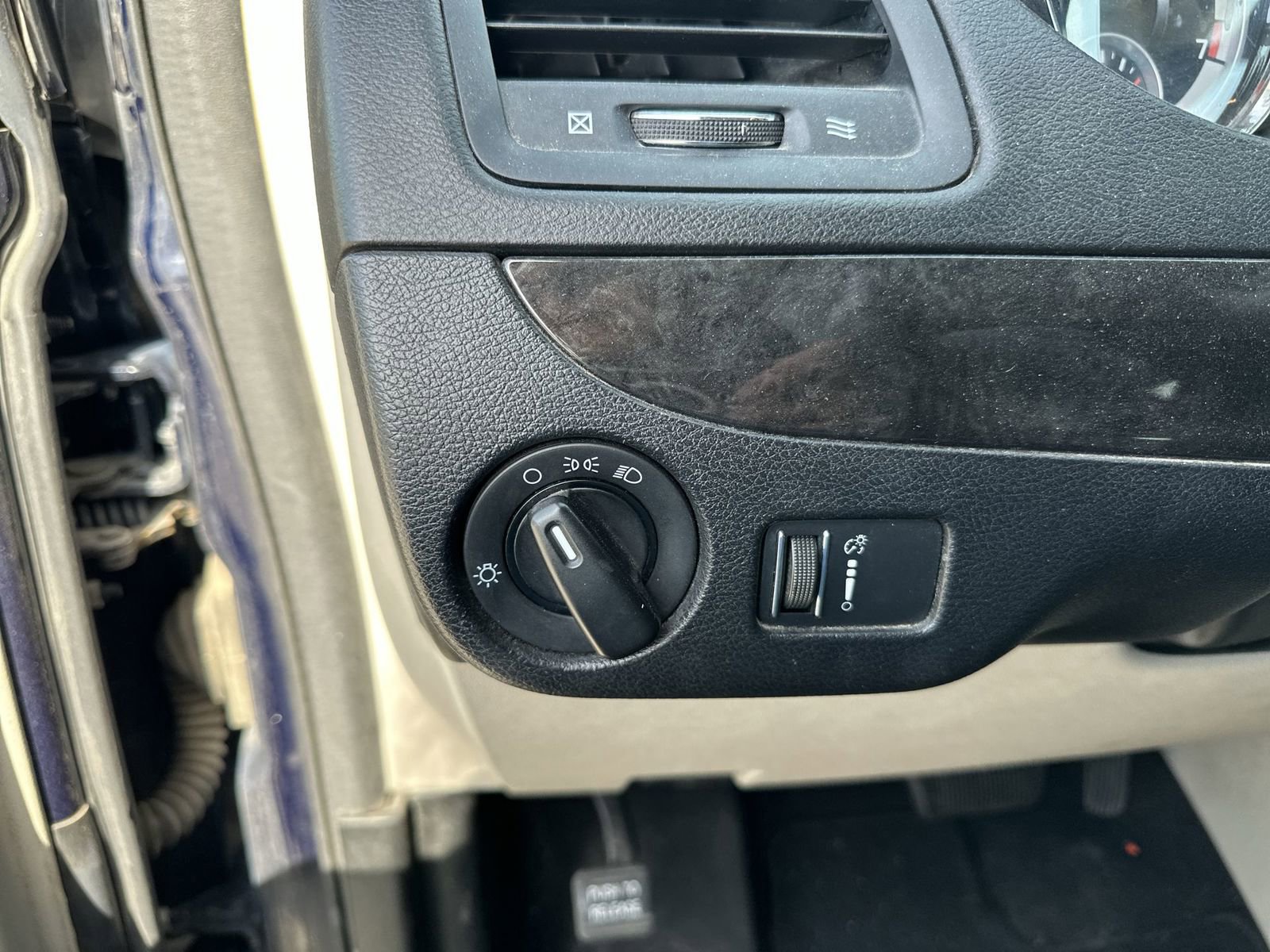 Used 2012 Dodge Grand Caravan SE FWD image 15