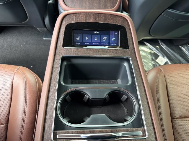 New 2026 Lincoln Navigator L Reserve AWD/4WD image 16