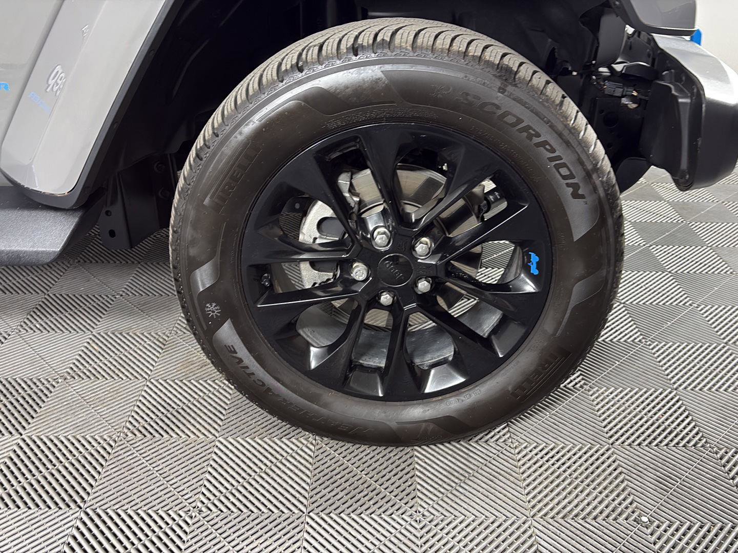 Used 2023 Jeep Wrangler Sahara w/ Cold Weather Group image 14