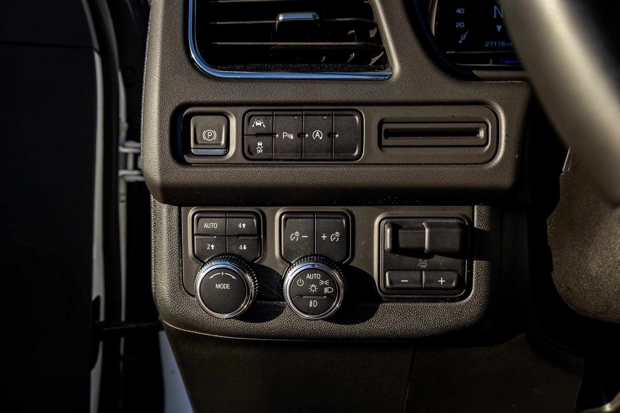 Used 2023 GMC Yukon SLE w/ Max Trailering Package image 21