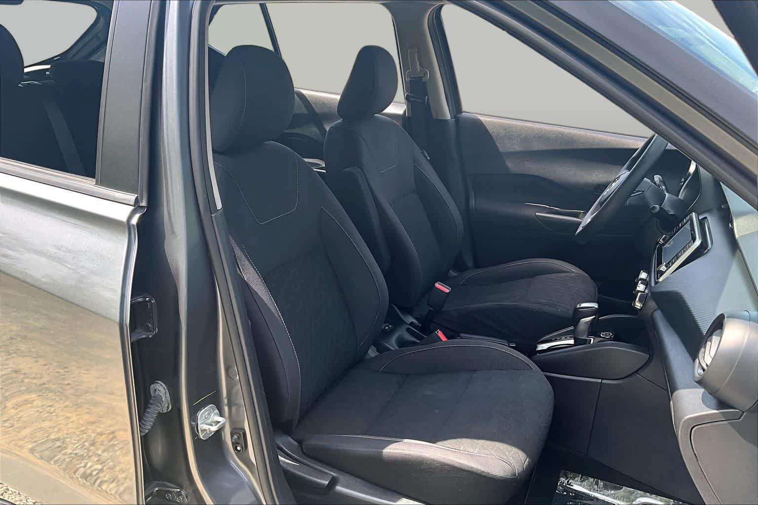 Used 2021 Nissan Kicks S FWD image 9