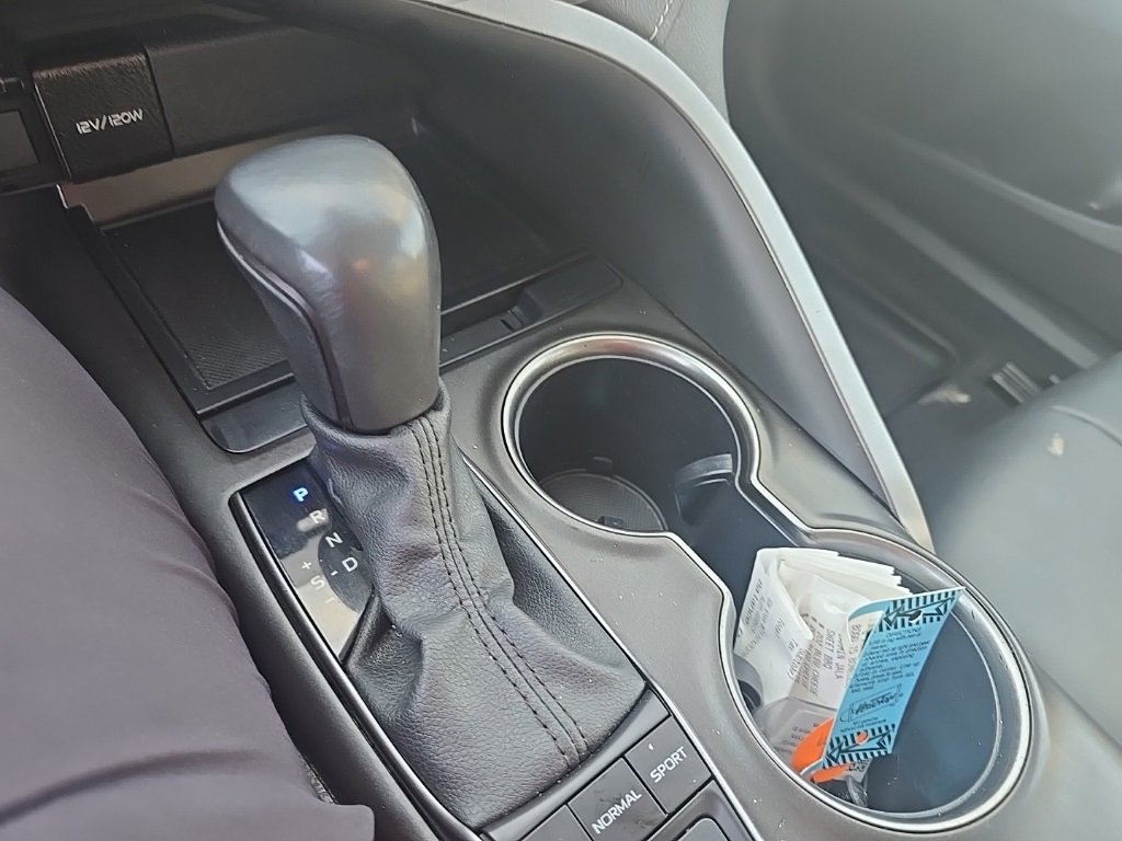 Used 2024 Toyota Camry SE image 16