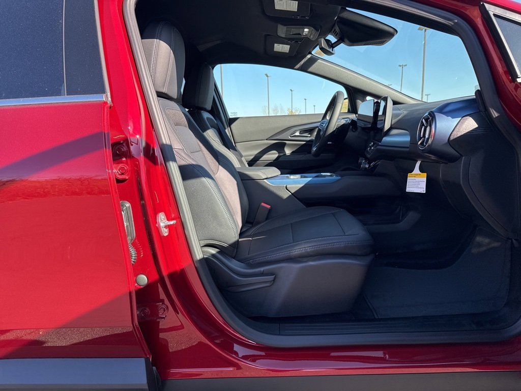 New 2026 Chevrolet Equinox EV LT image 10