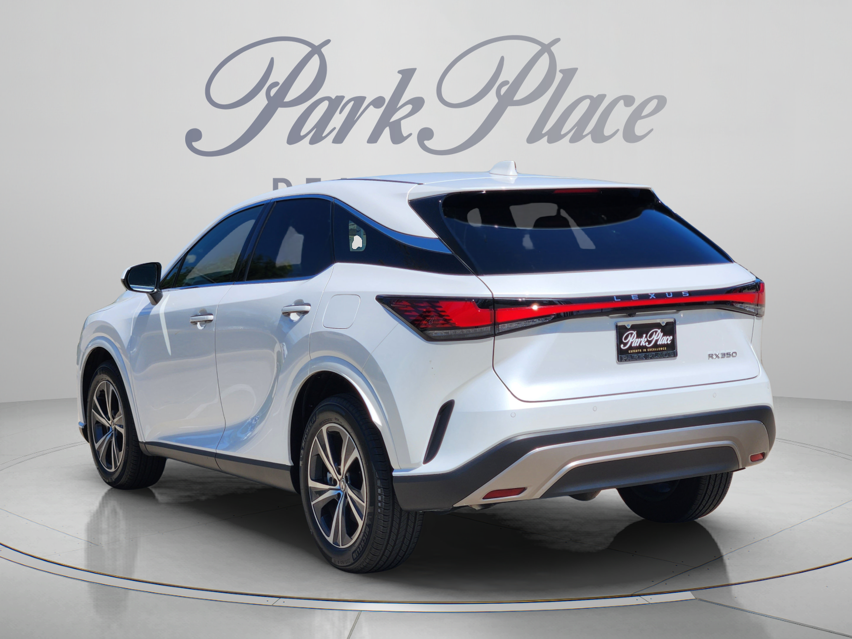 Used 2025 Lexus RX 350 FWD w/ Technology Package image 3