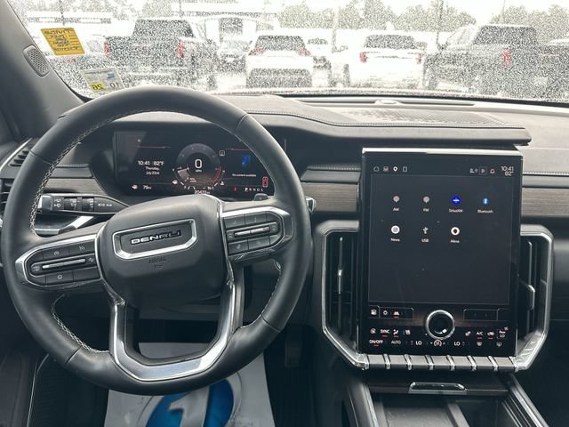Used 2024 GMC Acadia Denali FWD image 12