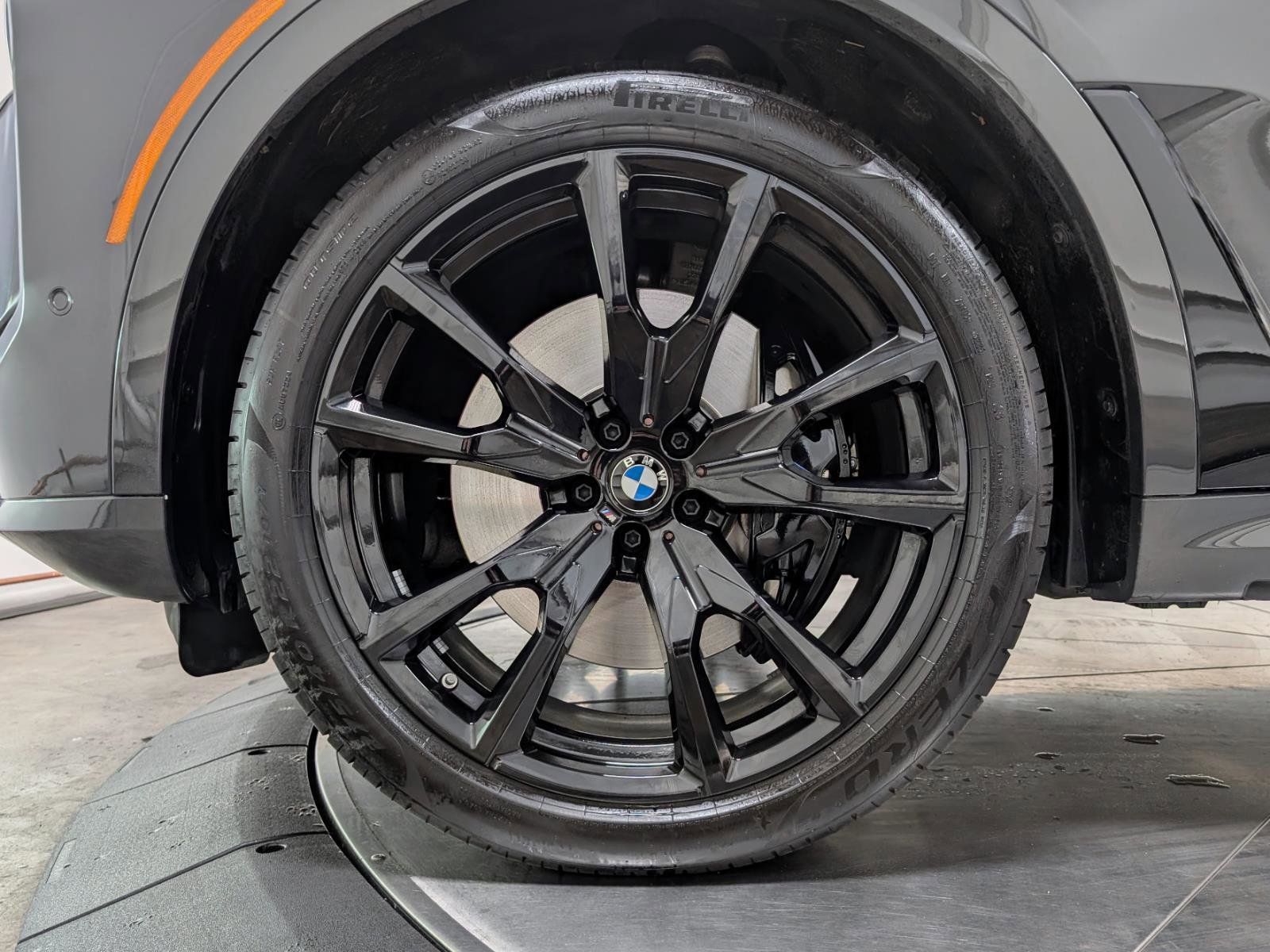 Used 2026 BMW X7 xDrive40i w/ Executive Package image 12