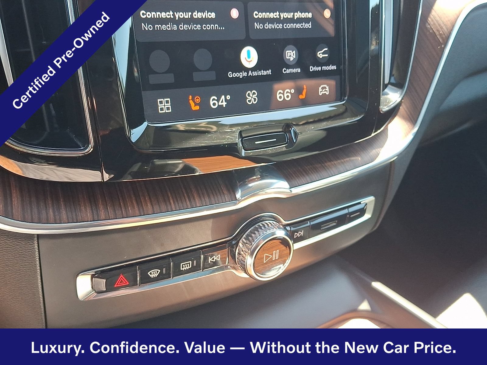 Certified 2024 Volvo XC60 B5 Plus w/ Protection Package Premier AWD/4WD image 17