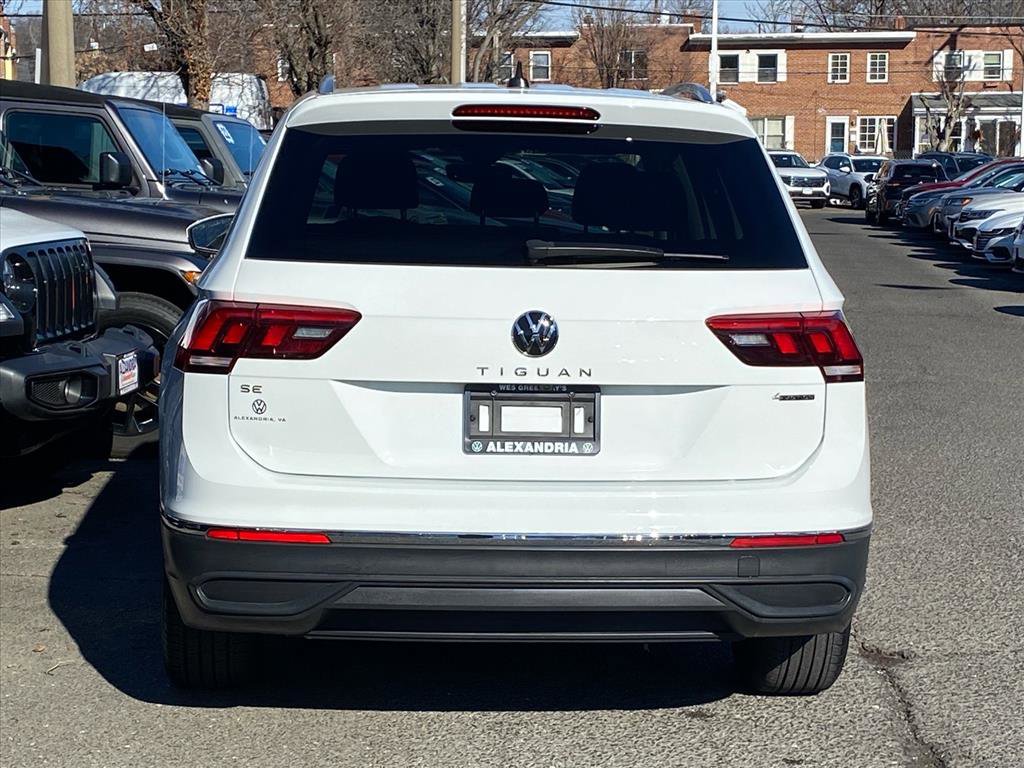 Certified 2022 Volkswagen Tiguan SE image 4