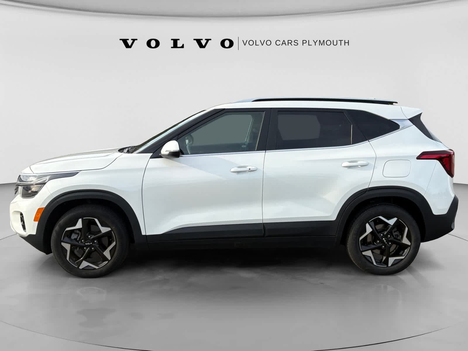 Used 2024 Kia Seltos EX AWD/4WD image 2