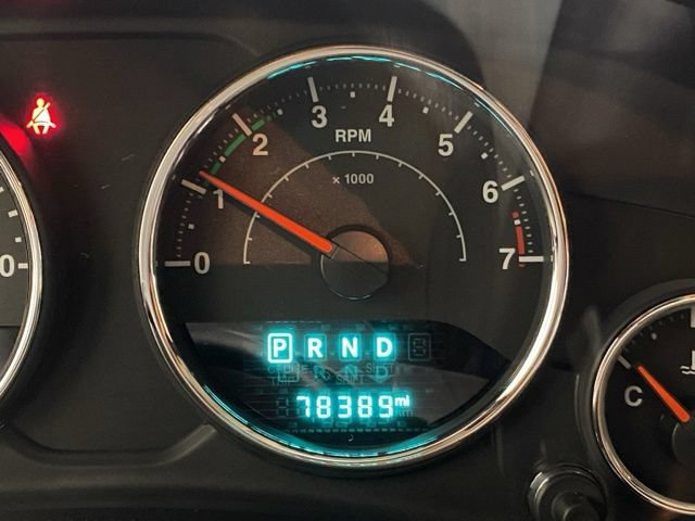 Used 2017 Jeep Wrangler Unlimited Rubicon w/ Connectivity Group AWD/4WD image 26