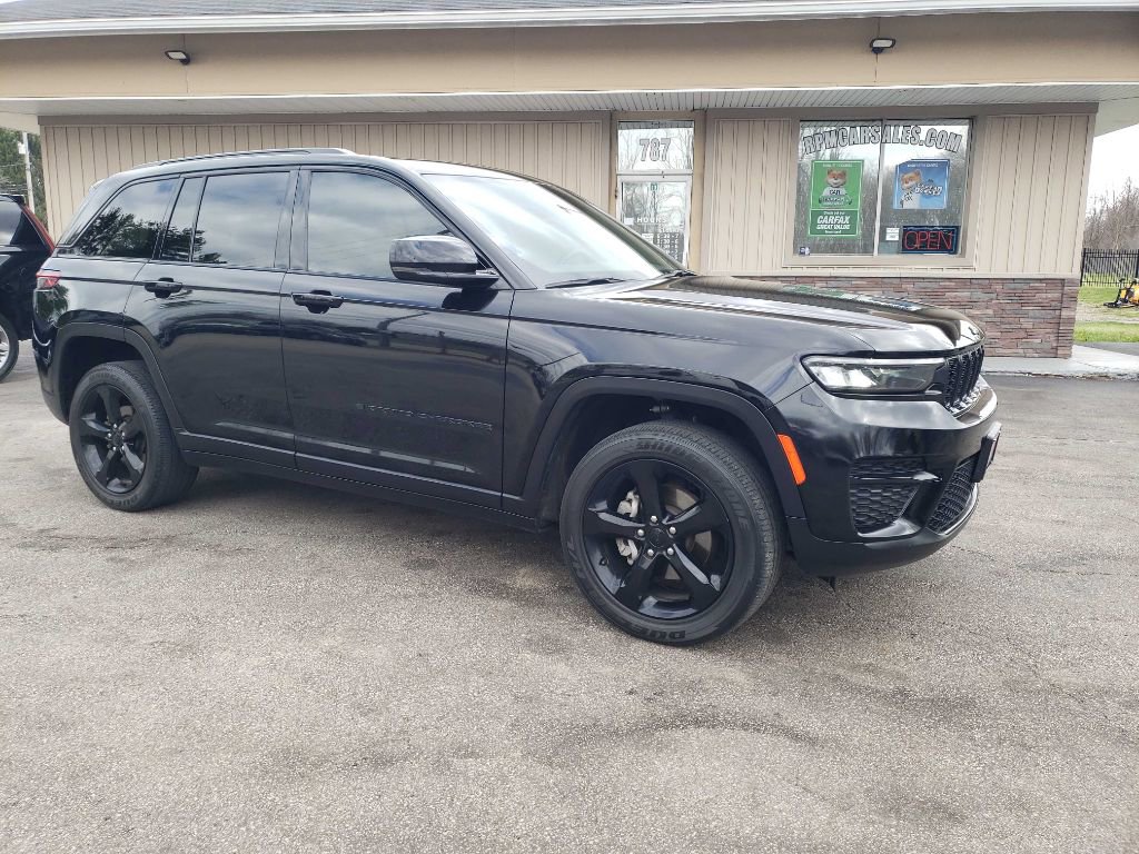 Used 2023 Jeep Grand Cherokee Altitude