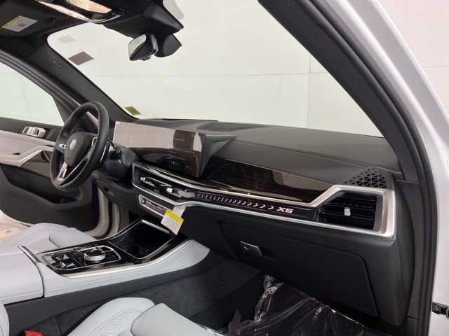 New 2026 BMW X5 xDrive50e AWD/4WD image 17