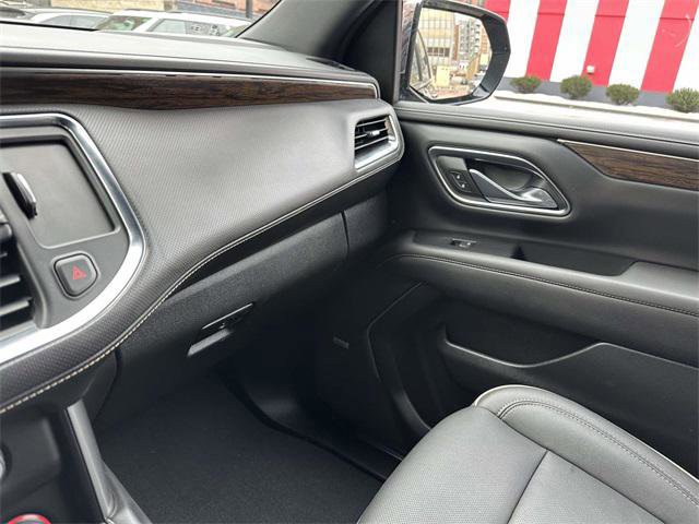 Used 2024 Chevrolet Suburban Premier w/ Premium Package 2 image 29