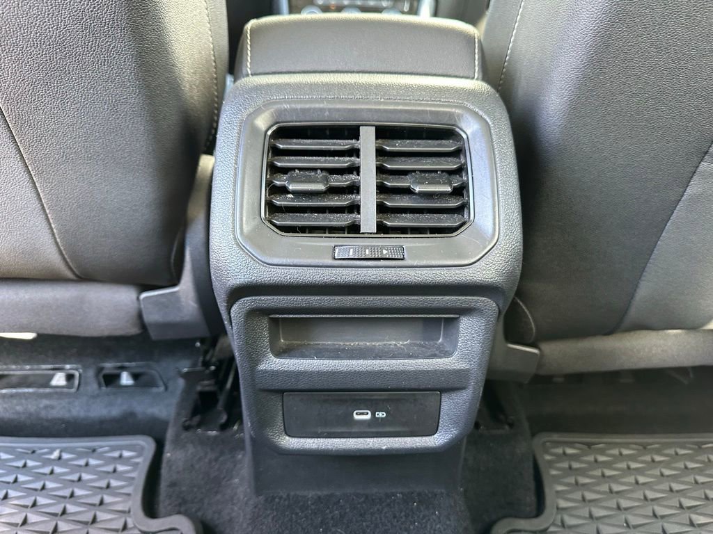 Used 2023 Volkswagen Taos SE image 36