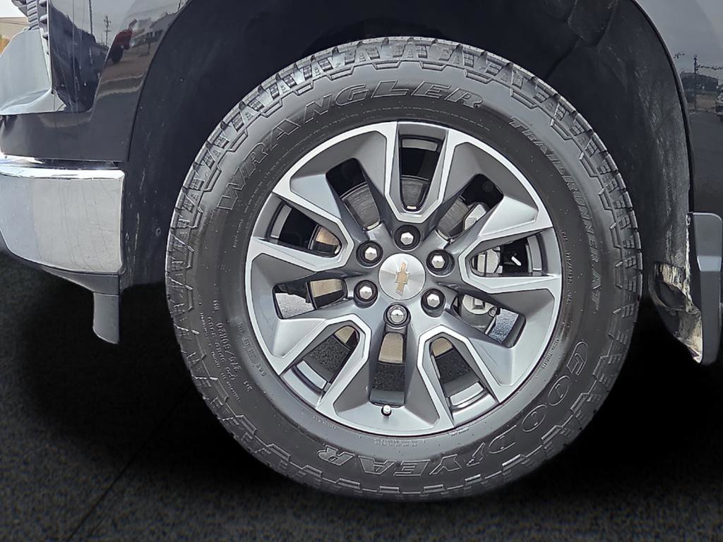 Used 2025 Chevrolet Silverado 1500 LT w/ Z71 Off-Road Package AWD/4WD image 18