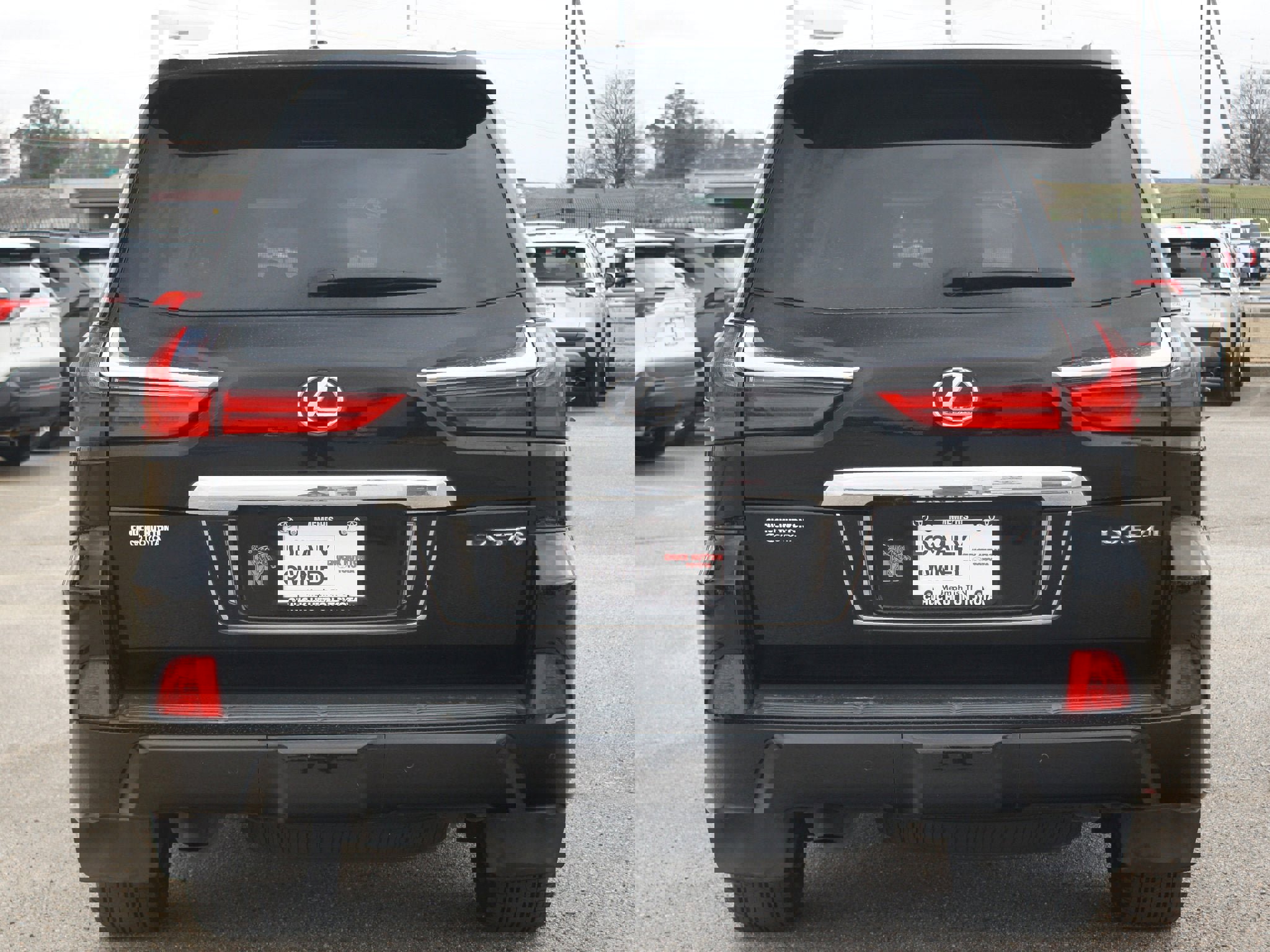 Used 2020 Lexus LX 570 4WD w/ Luxury Package image 3