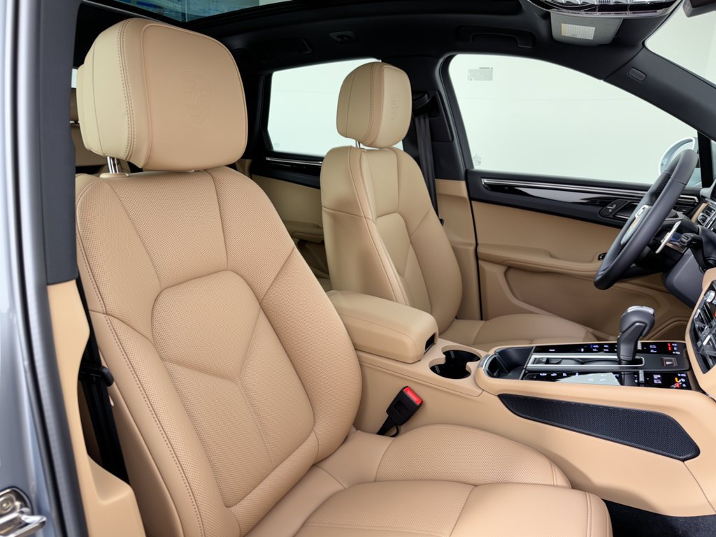 New 2026 Porsche Macan AWD/4WD image 30