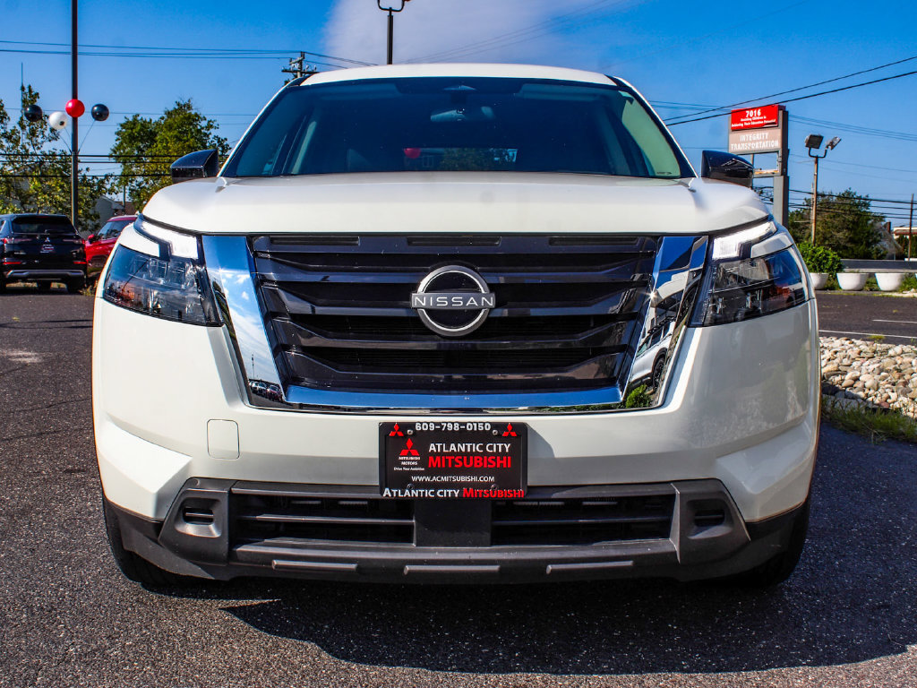 Used 2025 Nissan Pathfinder S AWD/4WD image 2