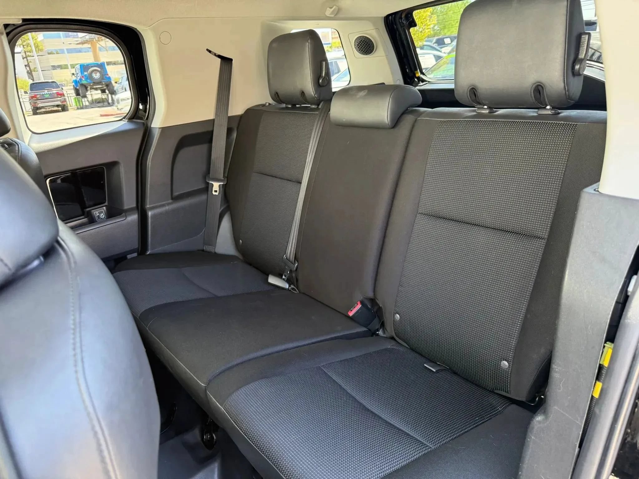 Used 2014 Toyota FJ Cruiser 4WD w/ Upgrade Package image 13