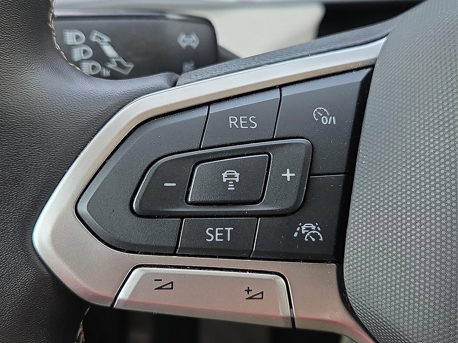 Used 2025 Volkswagen Taos SE image 20