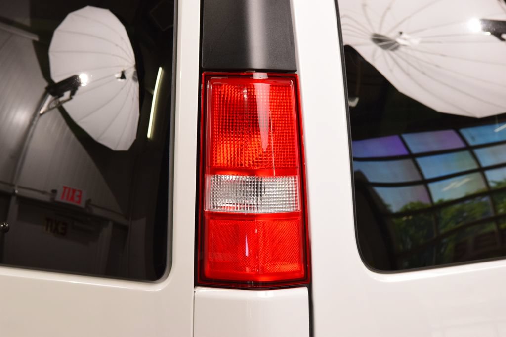 Used 2025 Chevrolet Express 3500 LT w/ LT Preferred Equipment Group RWD image 12
