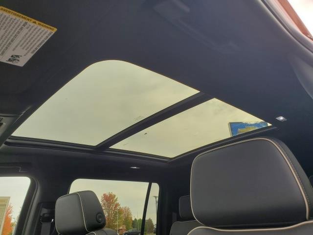 New 2026 Chevrolet Suburban Premier image 17
