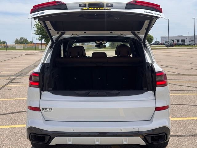 Used 2021 BMW X5 xDrive40i w/ M Sport Package AWD/4WD image 37