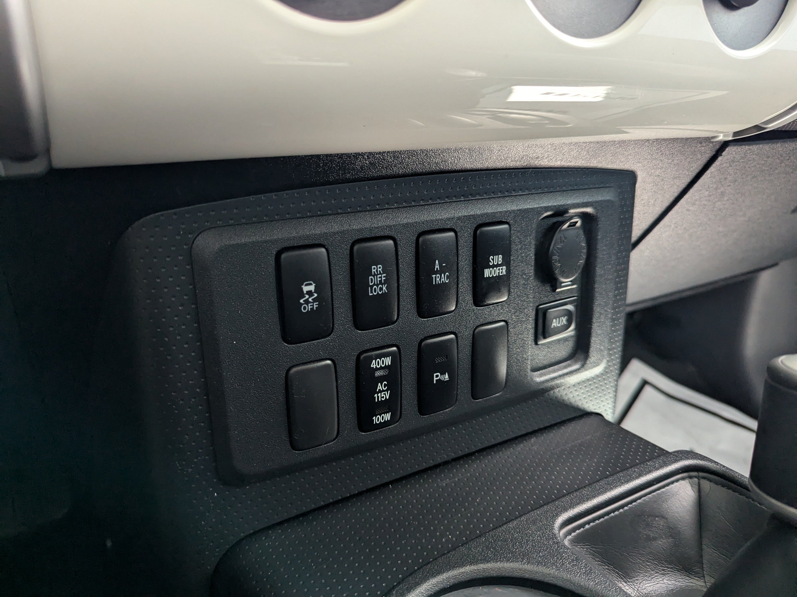 Used 2010 Toyota FJ Cruiser 4WD image 21