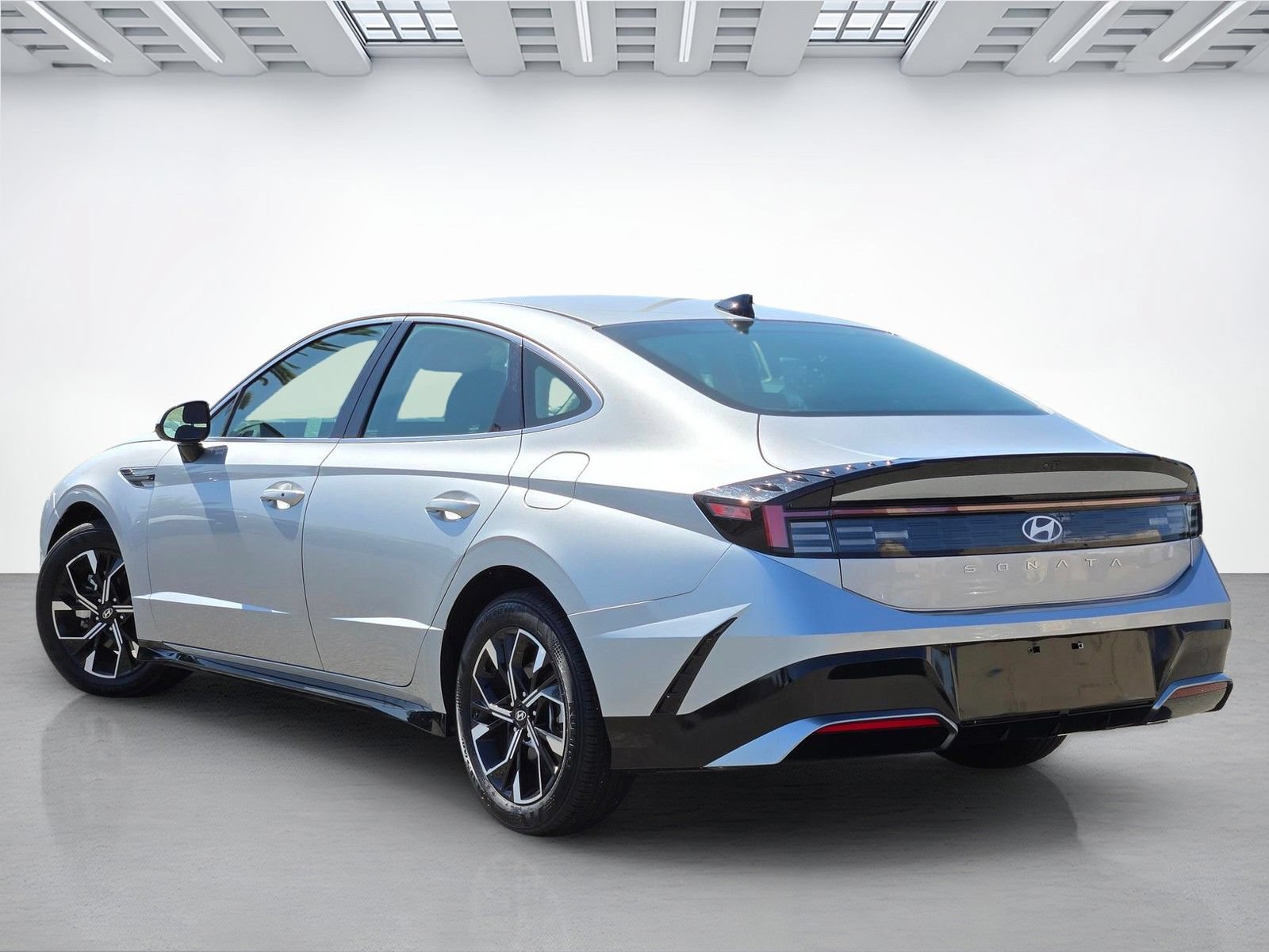 Used 2025 Hyundai Sonata SEL FWD image 6