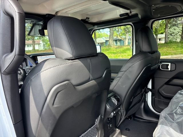 New 2027 Jeep Wrangler Unlimited Sahara AWD/4WD image 9