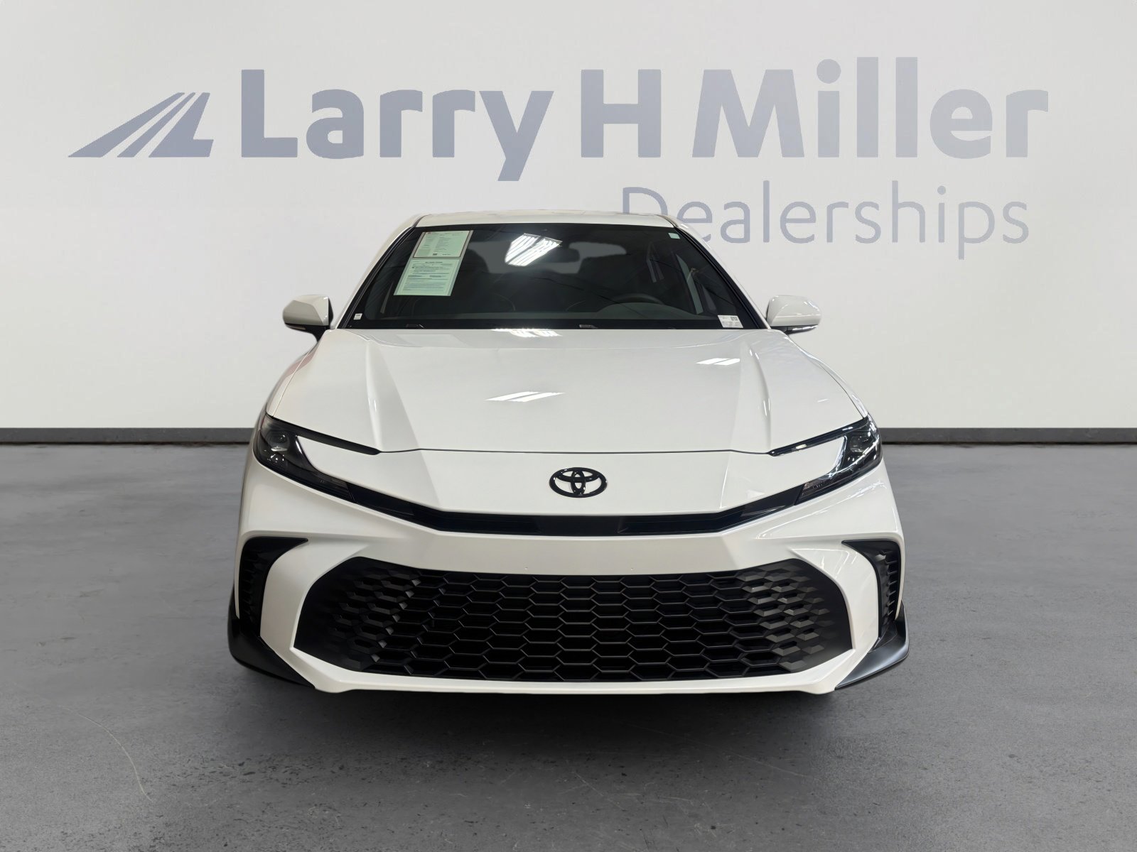 Used 2026 Toyota Camry SE image 8