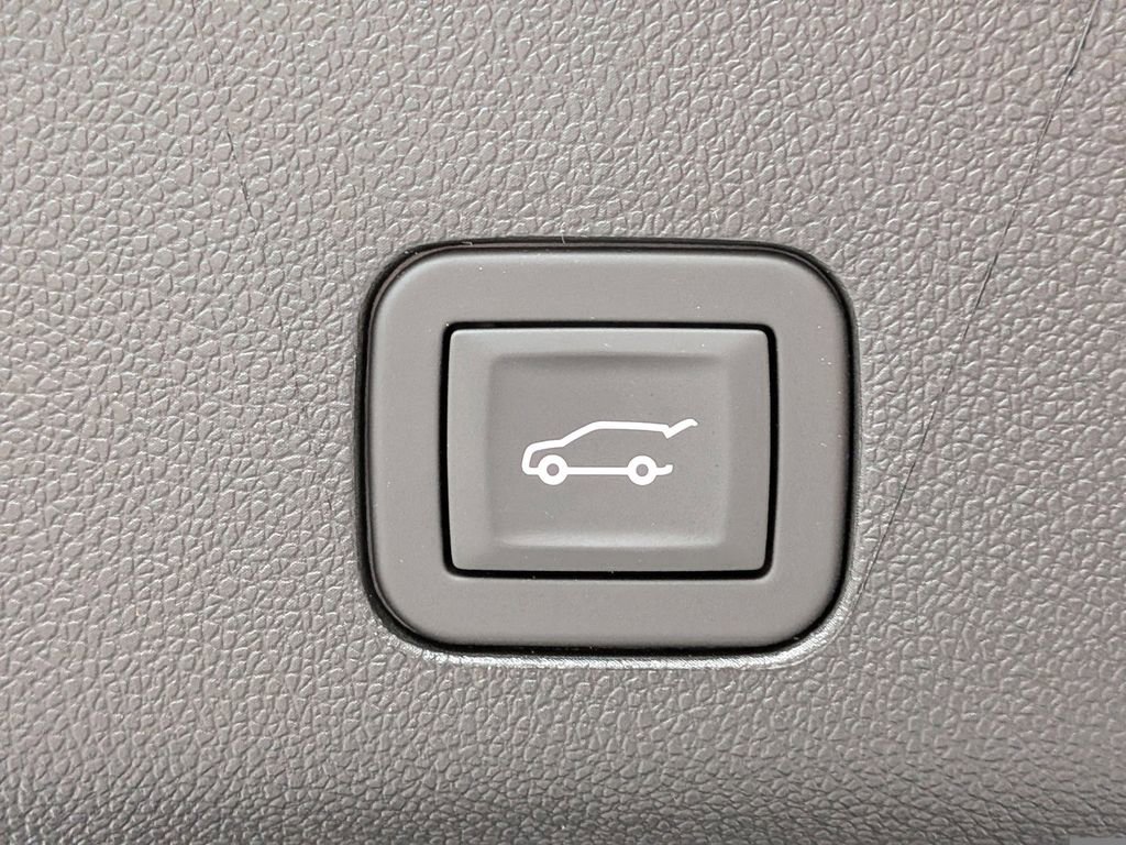 New 2026 Chevrolet Suburban Premier image 14