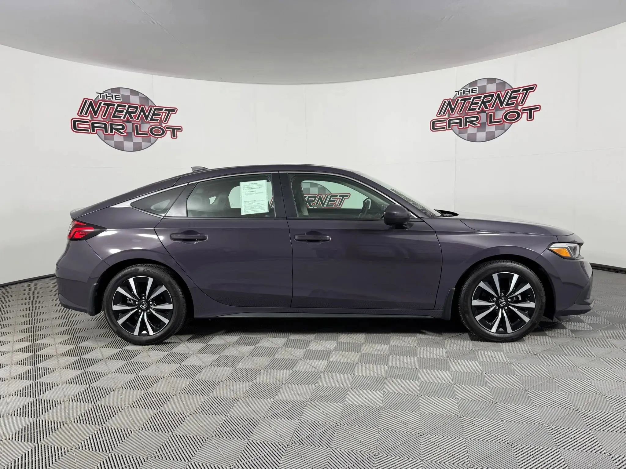Used 2024 Honda Civic EX-L image 8