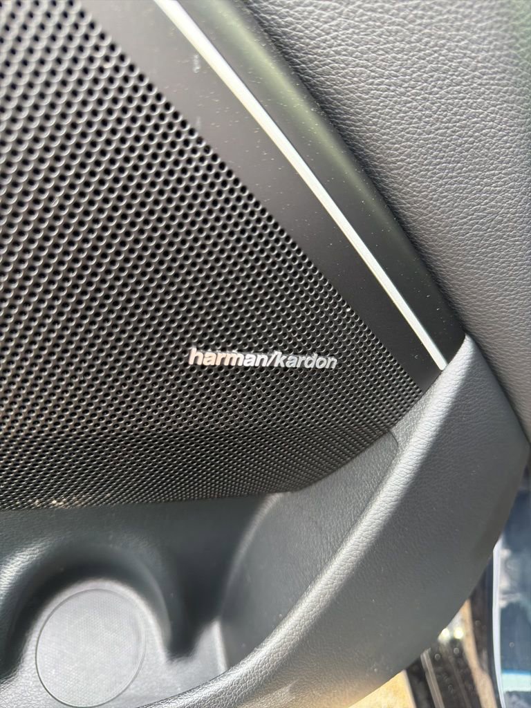 Certified 2018 Kia Cadenza Technology w/ Paint Protection Package image 8