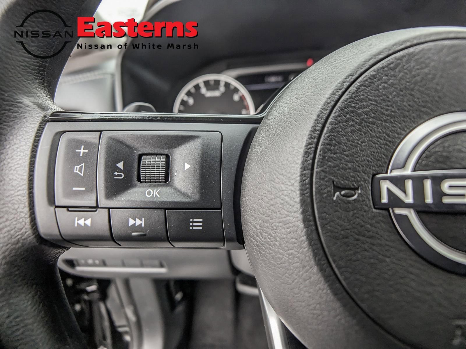 Used 2022 Nissan Rogue SV image 47