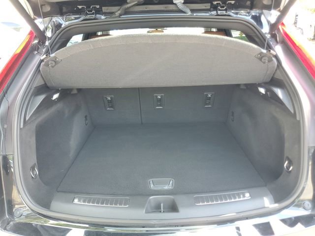 Certified 2023 Cadillac XT4 Premium Luxury FWD image 9