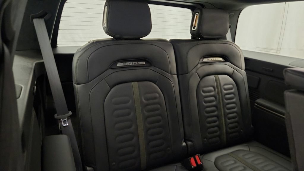 Used 2025 Rivian R1S Adventure Dual AWD/4WD image 52